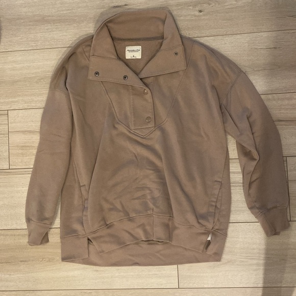 Abercrombie Sweatshirts - Picture 9 of 10